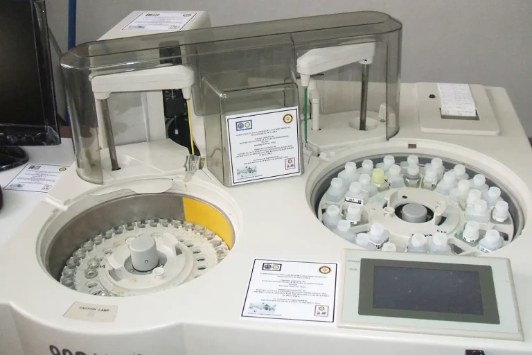 Advancing Medical Diagnostics: Rotary Club of Kandy’s Significant Donation to Peradeniya Hospital