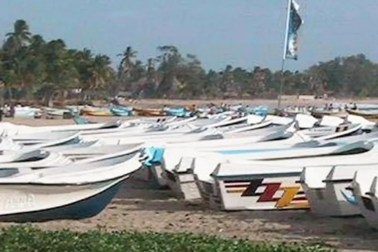 Navigating Towards Hope: Rotary Club of Kandy’s Aid for Tsunami-Affected Fishermen